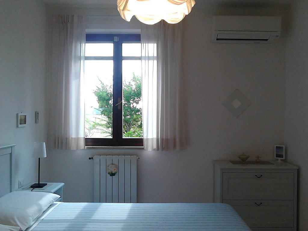 Bed And Breakfast Catherina ปอนซาคโค ภายนอก รูปภาพ